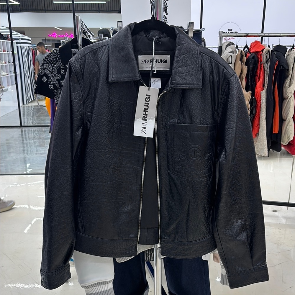 Zara Black Lightweight Shirt Jacket Versatile Design